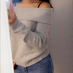 Cute Forever 21 off the shoulder long sleeve!!